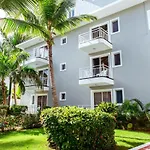 Tropicana Suites Deluxe Beach Club & Pool - Playa Los Corales
