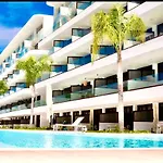 Luxury Apartment With Pool And Golf View