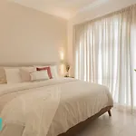 Central & Modern, Pool View, Close To Beach, 2Br,2Bt