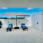 Penthouse In Hard Rock Area Beach, Casino & Pool