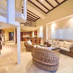 Cap Cana Fundadores
