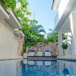 Paradise Hotel Boutique