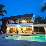 Casa Crystal Luxury Golf Front Villa With Staff Pool