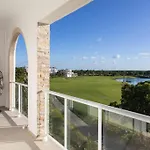 Modern & Relaxing Penthouse Lake And Golf View