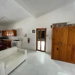 Boxy Villa Apartments
