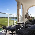 Modern & Relaxing Penthouse Lake And Golf View