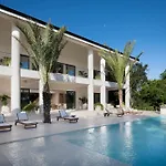 Villa Escondida By Lumina