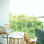 Island Oasis 1 Bedroom 2 Beds 2 Bath Getaway