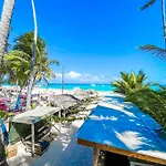 Caribbean Mojito Beach Hotel Wifi Villas And Apartments Long Term Los Corales Beach Club & Spa