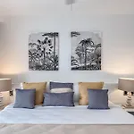 Luxury 3 Bedroom Apartment At The Beach