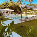 Tropical Garden Luxury Con Picuzzi