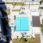 Corals Retreat 2Br Beach Condo