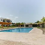 Moderno, Luminoso, Piscina, Playa Cerca