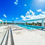 Studios Suites Rooftop Pool Bavaro Beach Club & Spa