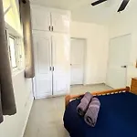Cozy Condo - 4 Min To The Beach