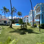 Fantastico Lugar En El Centro De Los Corales Rd