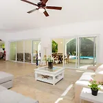 Stunning 4 Bedroom Luxury Villa