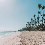 Bavaro House - Pool & Wi-Fi