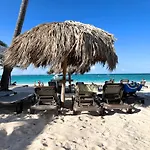 Beachfront Apartament - Private Beach Access