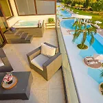 Cozy Hideaway Apt, Jacuzzi