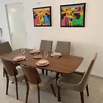 Luxurious Spacious 2-Bedroom Apartment, Steps From Beach