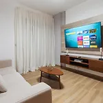 Luxury Apartment, Pool, Close To The Beach