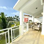 Beach Front Apartments By Playa Palmera
