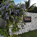 Tropical Apartment King Bed Artificial Beach And Golf Course
