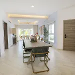 Destination Jelly / Playa Coral Condo