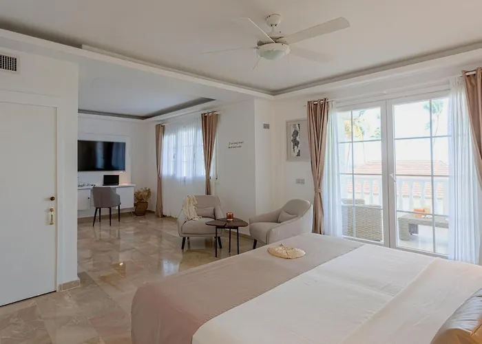 Paradise Hotel Boutique