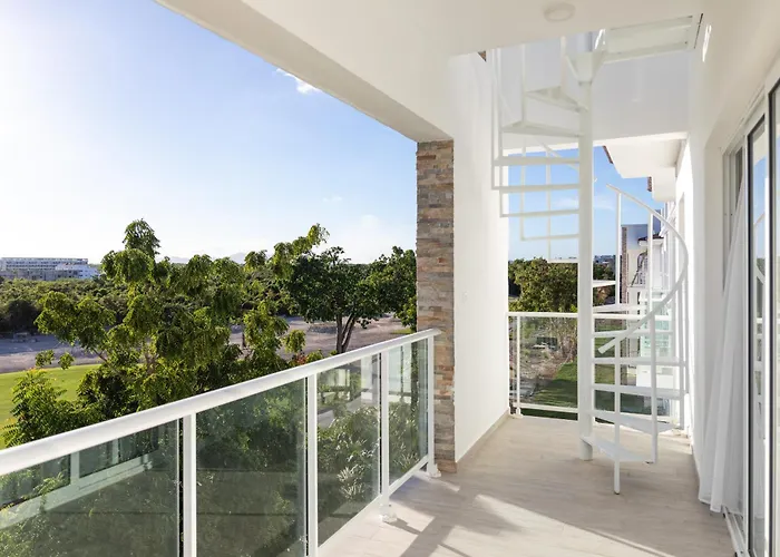 Modern & Relaxing Penthouse Lake And Golf View