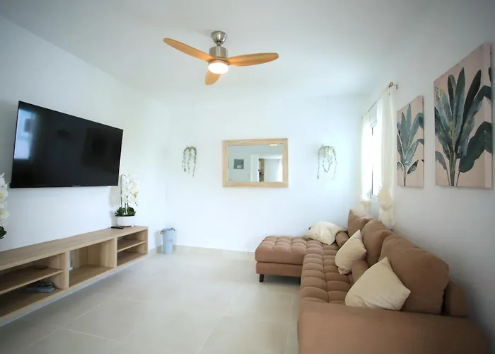 Island Oasis 1 Bedroom 2 Beds 2 Bath Getaway