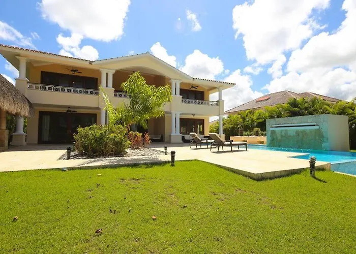 5 Bdr Pool Villa Golf Club