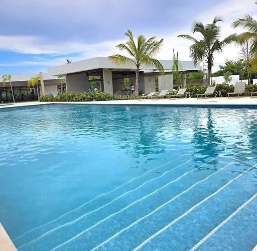 Moderno, Luminoso, Piscina, Playa Cerca