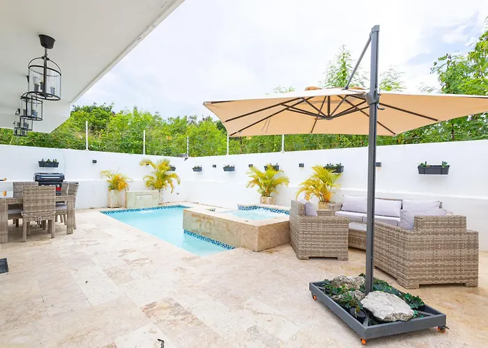 Lujosa Villa Downtown Punta Cana, 3H, 3B C/Piscina