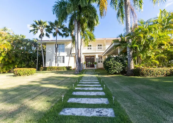 Villa 6 Bedrooms And Pool Punta Cana Resort