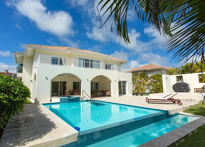 Stunning 4 Bedroom Luxury Villa