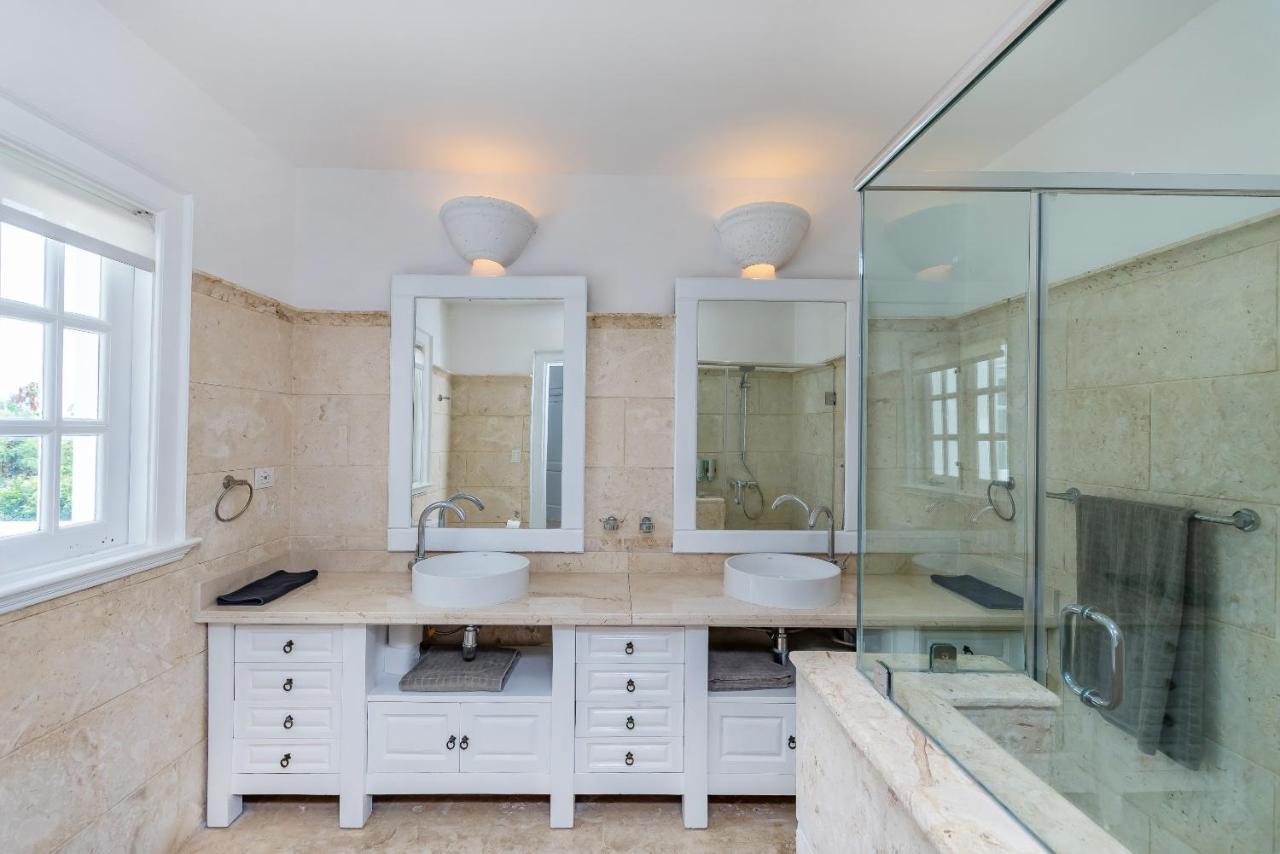 Paradise Luxury With Huge Pool And Jacuzzi Apartamento
