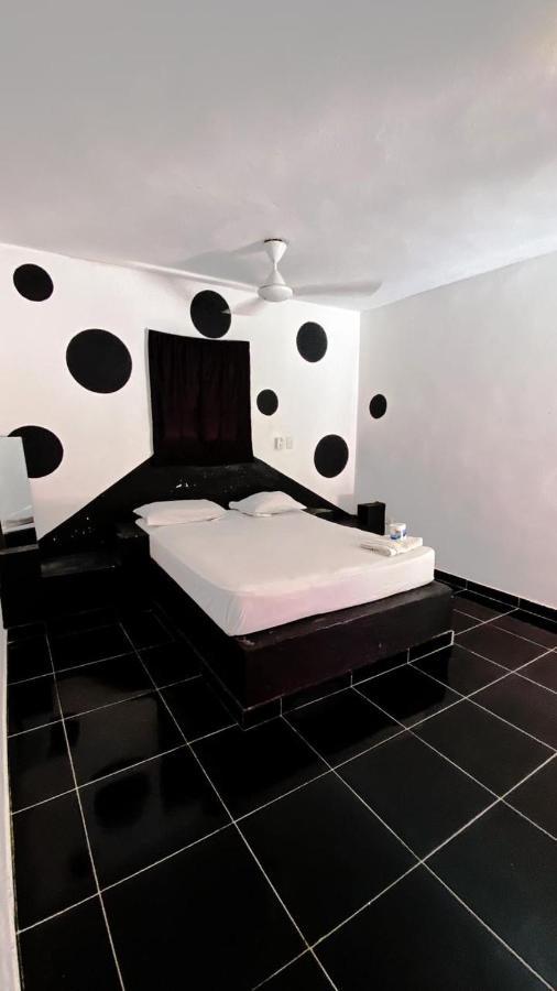 Punto4 Hostal *