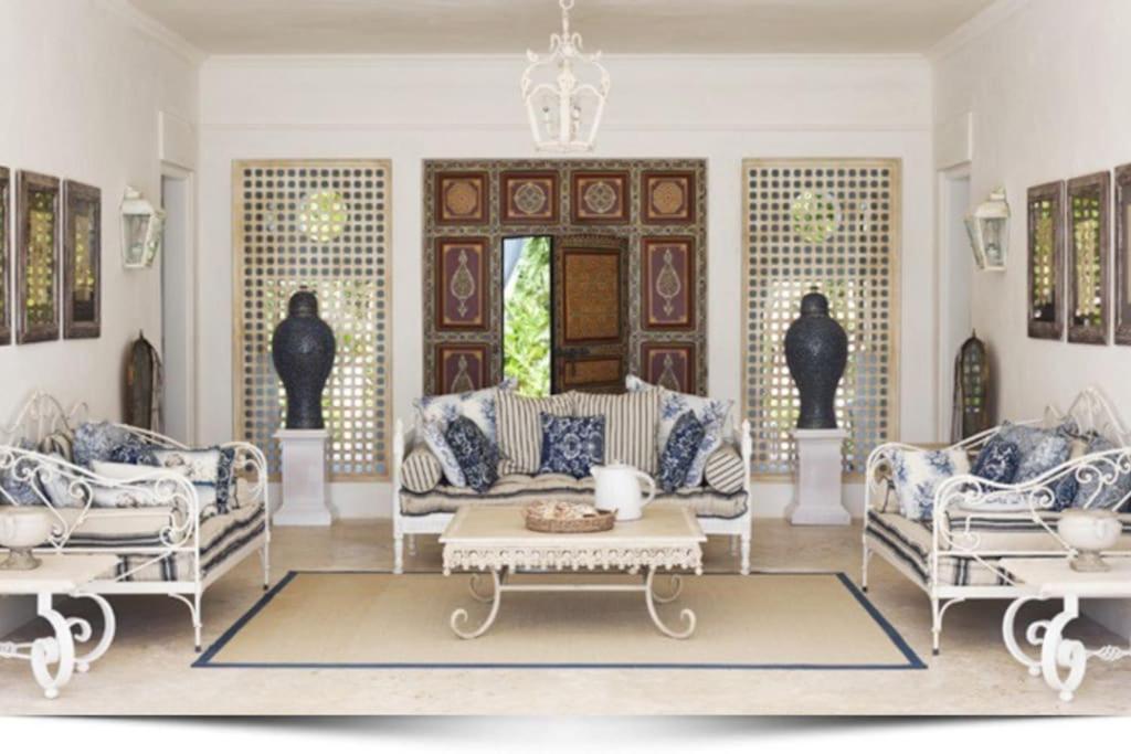 Villa Luxury 9-bedroom Ocean And Golf Front Mansion With Full Service Staff In Exclusive *