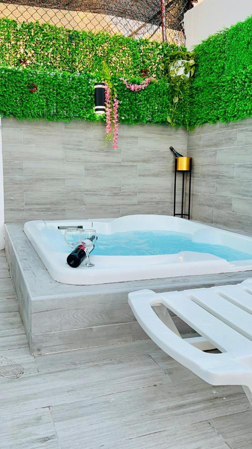 Villa Preciosa Con Piscina Y Jacuzzi En