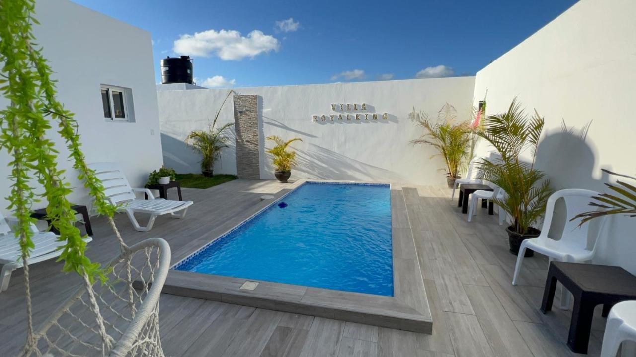 Villa Preciosa Con Piscina Y Jacuzzi En *