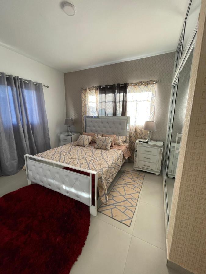 Preciosa Con Piscina Y Jacuzzi En Villa *