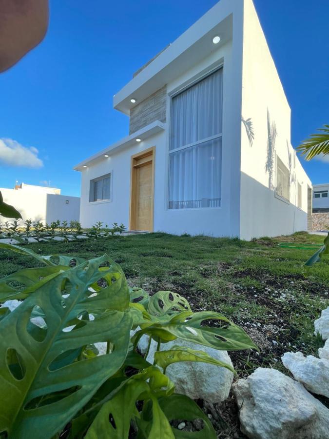 VILLA VICTORIA, hermosa villa con piscina en Punta Cana Villa