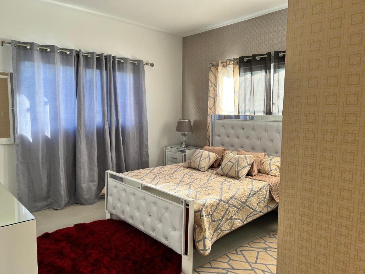 Villa Preciosa Con Piscina Y Jacuzzi En *