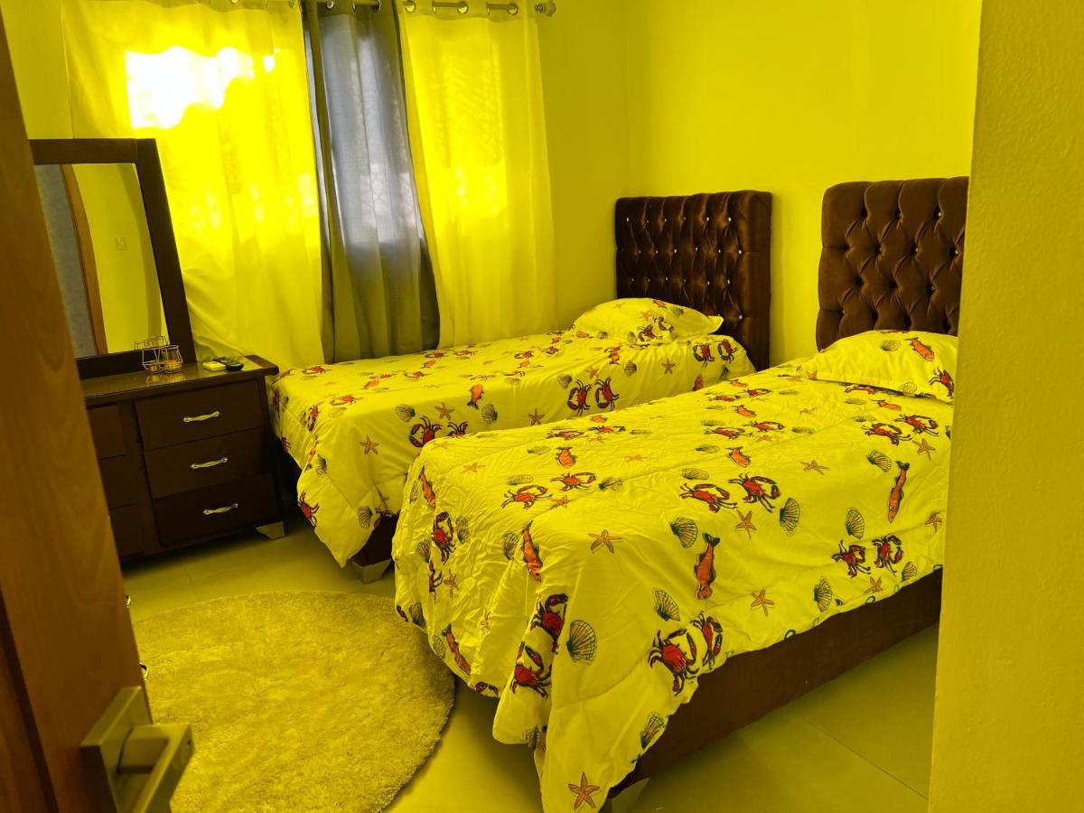Preciosa Con Piscina Y Jacuzzi En