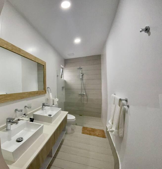 Apartamento Hermoso Con Vista Al Mar! Corales