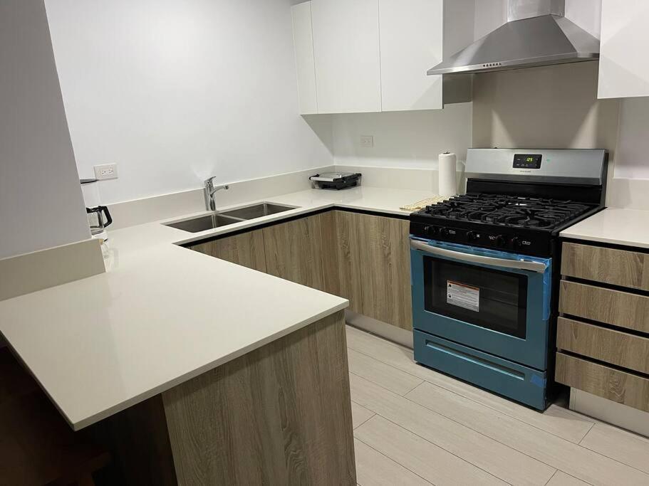 Hermoso Con Vista Al Mar! Corales Apartamento *