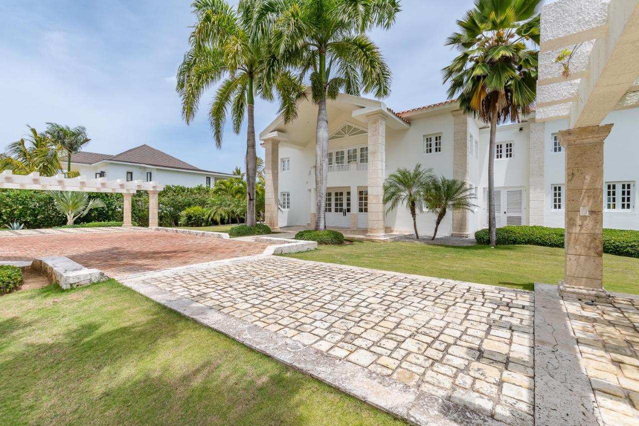 Villa Exclusive And Club Pool