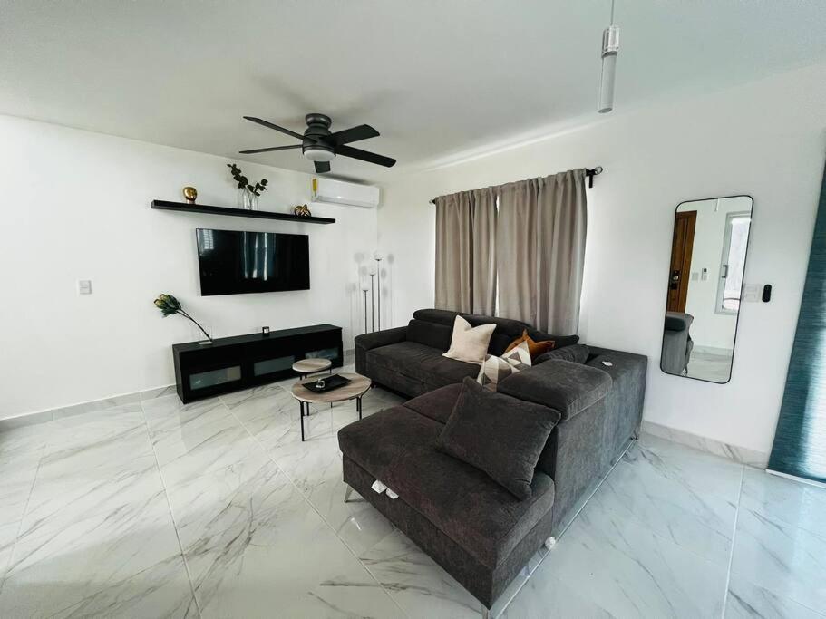 Villa Eco-friendly Tropical 3br 2b With Private Pool & Grill